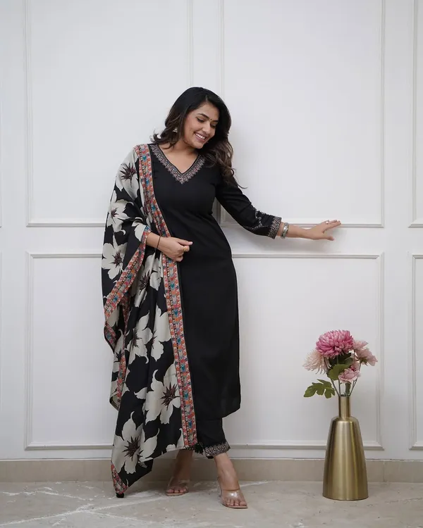 Black_Embroidered_Printed_Kurta_Pant_Dupatta_Set