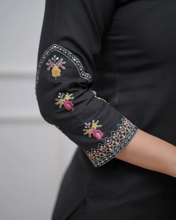 Black_Embroidered_Printed_Kurta_Pant_Dupatta_Set