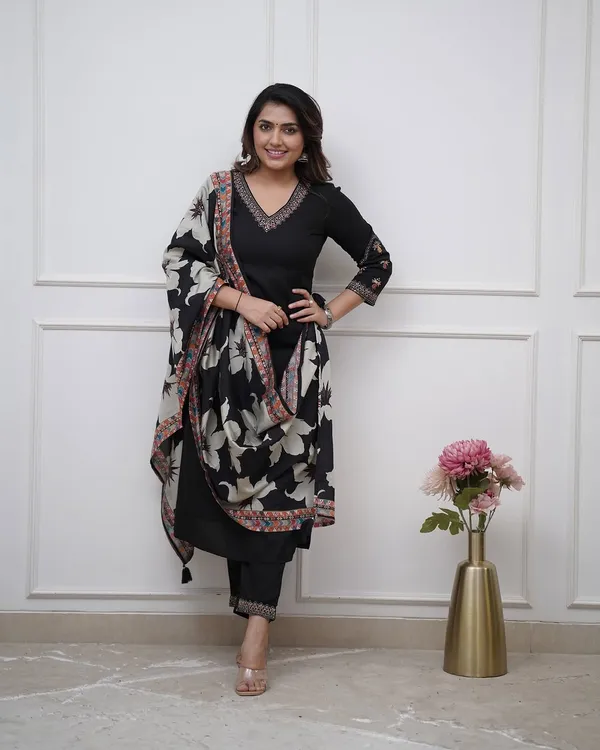 Black_Embroidered_Printed_Kurta_Pant_Dupatta_Set