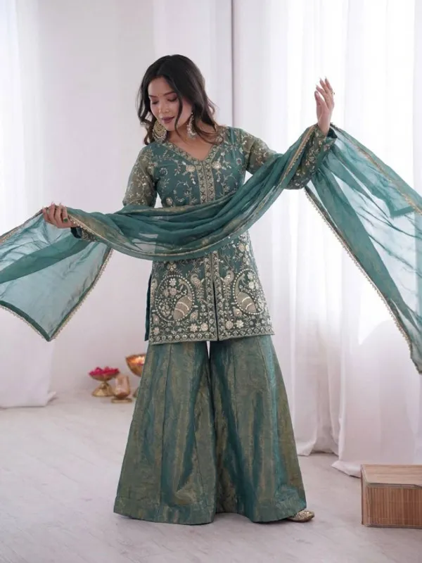 Women_Ethnic_Motifs_Embroidered_Regular_Thread_Work_Kurta_With_Sharara_With_Dupatta