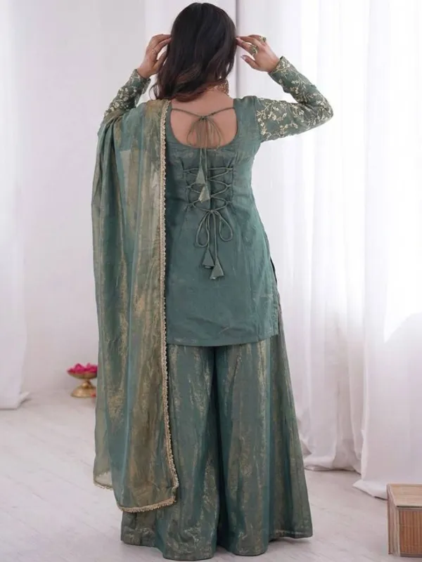 Women_Ethnic_Motifs_Embroidered_Regular_Thread_Work_Kurta_With_Sharara_With_Dupatta