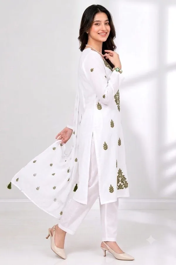 Embroidered_Round_Neck_Thread_Work_Cotton_Silk_Kurta_With_Trousers_&_Dupatta