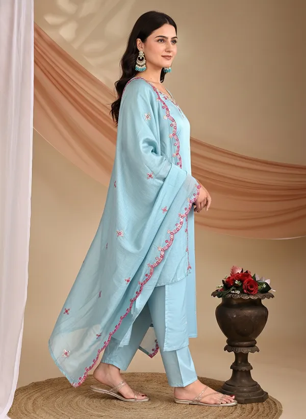 Ethnic_Motifs_Embroidered_Thread_Work_Chanderi_Silk_Kurta_with_Trousers_&_Dupatta