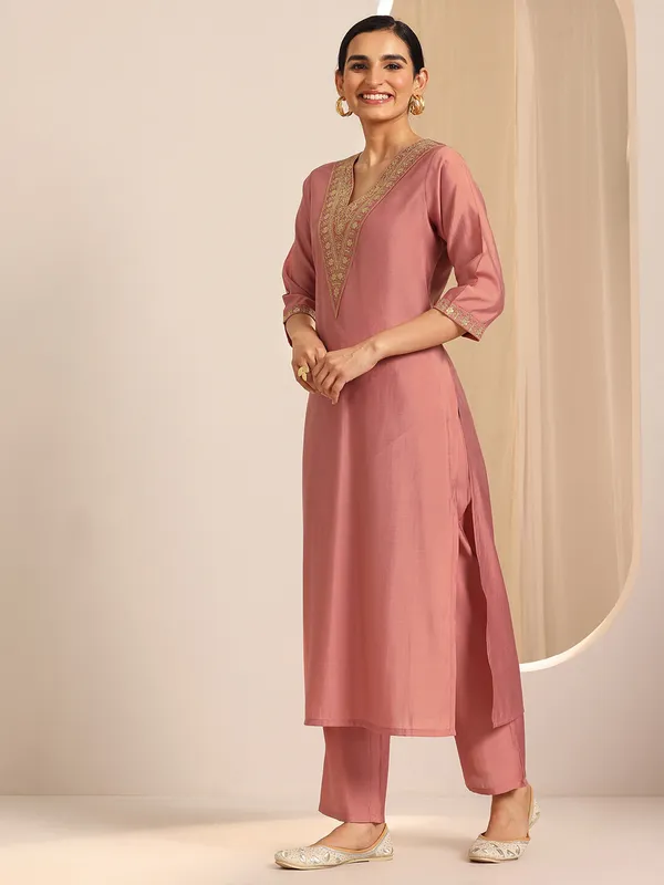 Floral_Yoke_Design_Sequnnied_Straight_Kurta_With_Trousers_&_Dupatta
