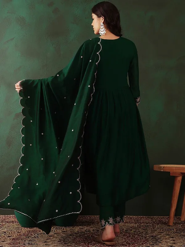 Green_Floral_Embroidered_V_Neck_Anarkali_Kurta_With_Trouser_&_Dupatta