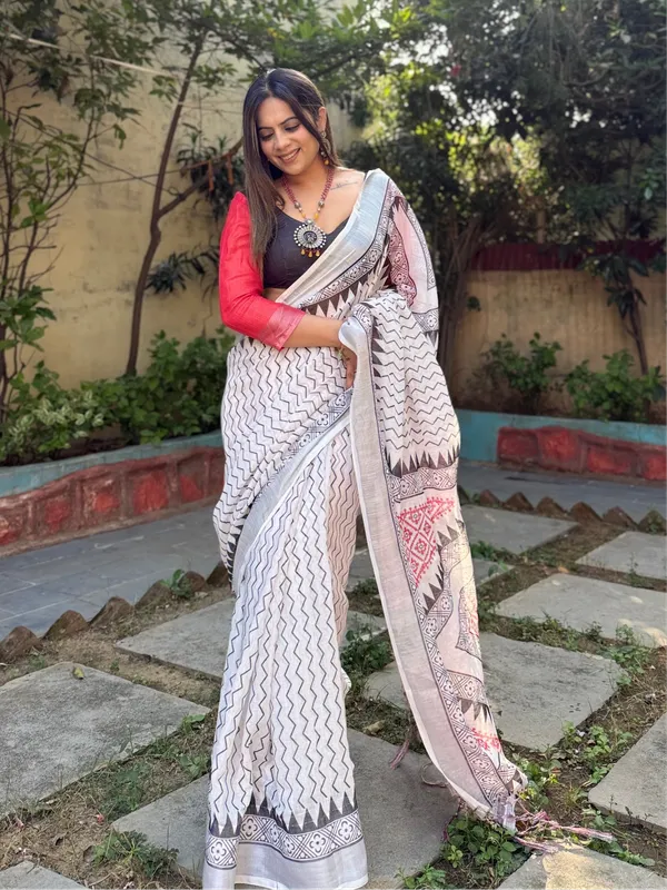 Elegant_White_Pure_Linen_Digital_Printed_Saree_with_Chevron_Design_and_Intricate_Red-Black_Geometric_Pallu_–_Tassel_Details_and_Matching_Blouse_Piece
