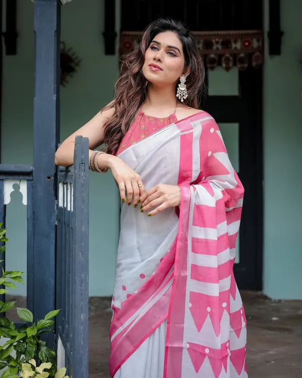 White_and_Pink_Pure_Cotton_Linen_Saree_with_Geometric_Stripes,_Blouse,_and_Tassel_Detailing