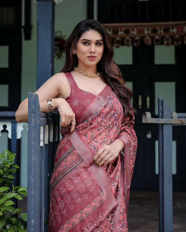 Rust_Red_Pure_Cotton_Linen_Saree_with_Floral_Block_Print,_Blouse,_and_Tassel_Detailing