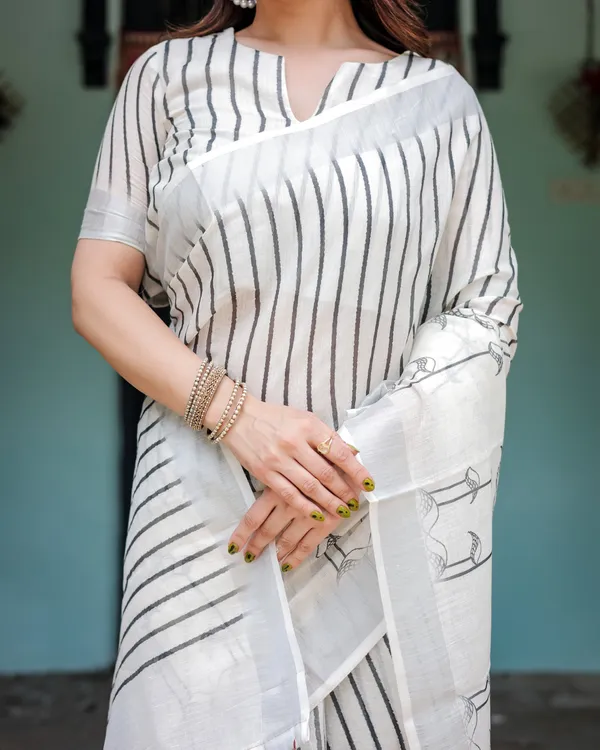 White_and_Black_Pure_Cotton_Linen_Saree_with_Striped_Pattern,_Blouse,_and_Tassel_Detailing