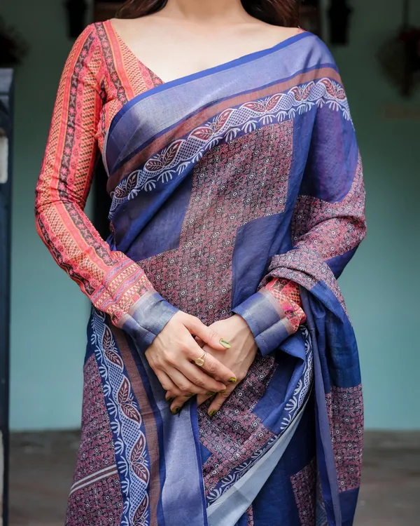 Navy_Blue_&_Red_Pure_Cotton_Linen_Saree_with_Blouse_and_Tassels_on_Edges
