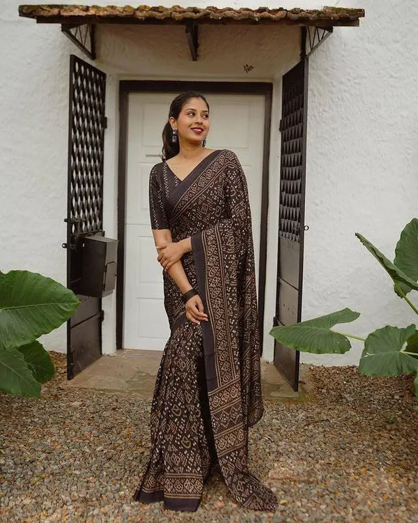 Black_Pure_Cotton__Linen_Saree_Weaved_With__Zari_Comes_With_Tassels