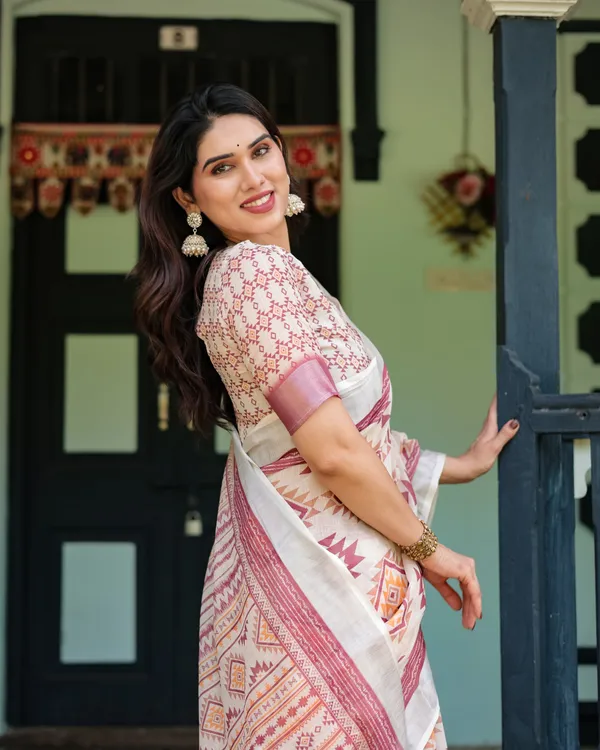 Cream_and_Maroon_Geometric_Printed_Pure_Cotton_Linen_Saree_with_Blouse_and_Tassels