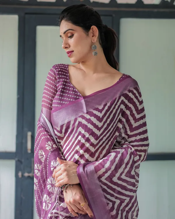 Purple_and_White_Zigzag_Patterned_Pure_Cotton_Linen_Saree_with_Blouse_and_Tassel_Edges