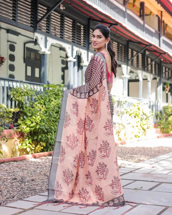 Peach_and_Black_Floral_and_Geometric_Design_Pure_Cotton_Linen_Saree_with_Blouse_and_Tassels