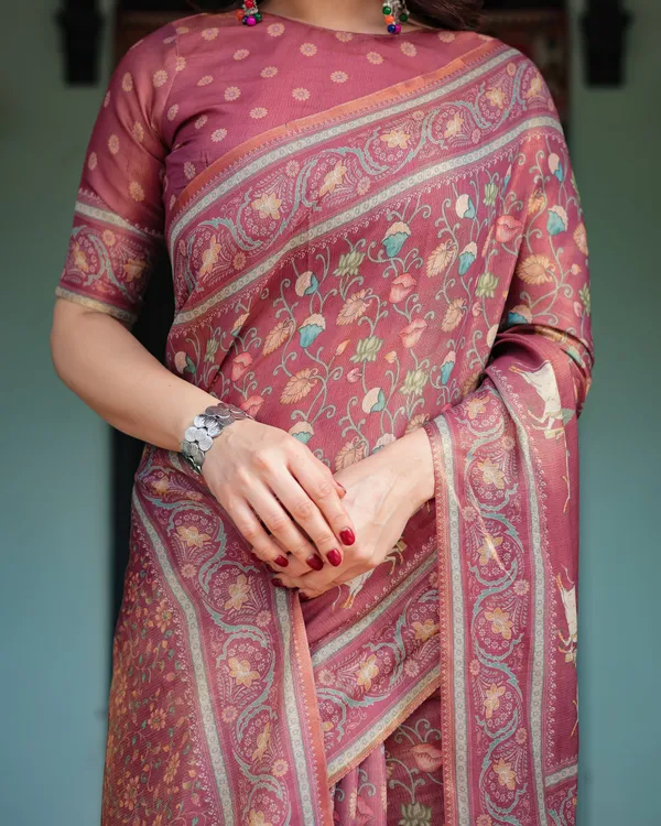 Mauve_with_Floral_Motifs_Linen_Cotton_Handloom_Printed_Saree,_Pastoral_Scene_Pallu,_and_Tassels