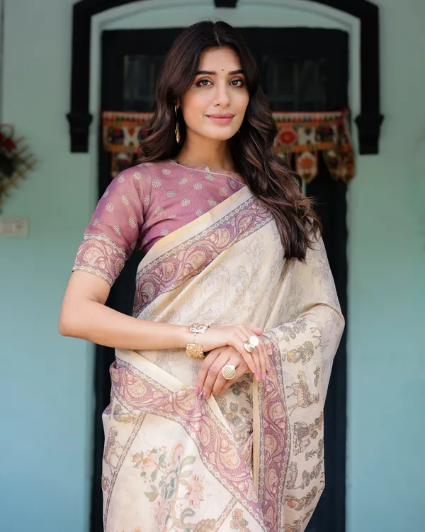 Beige_Mauve_Handloom_Cotton_Saree_with_Subtle_Ramayan_Print_and_Heritage_Motif_Pallu