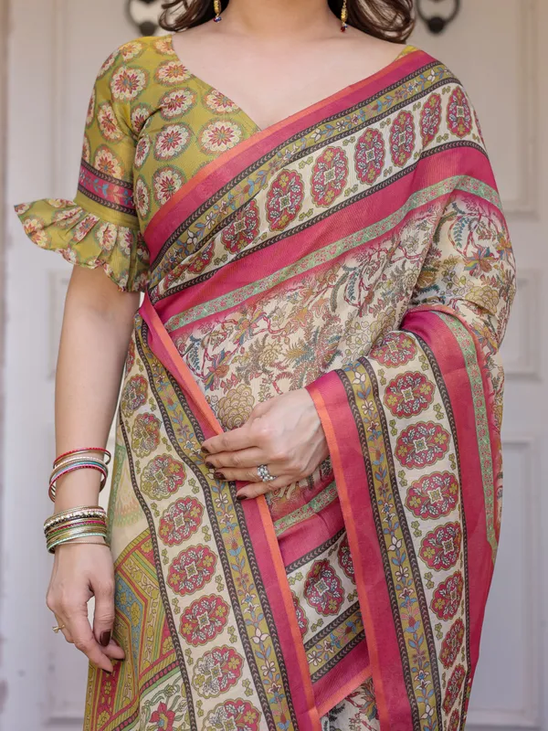 Cream_&_Pink_Cotton_Handloom_Floral_Printed_Saree_For_Women