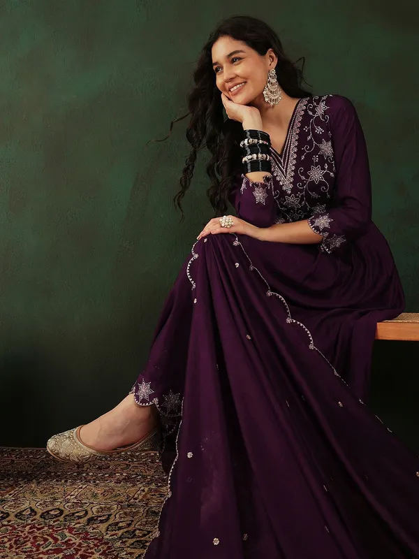 Magenta_Floral_Embroidered_Zari_Anarkali_Kurta_With_Trouser_&_Dupatta