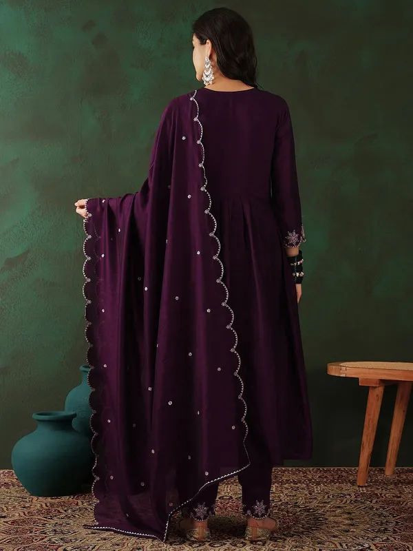 Magenta_Floral_Embroidered_Zari_Anarkali_Kurta_With_Trouser_&_Dupatta