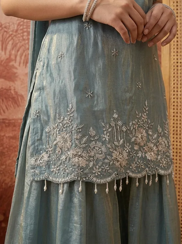 Women_Floral_Embroidered_Regular_Thread_Work_Kurta_With_Sharara_With_Dupatta