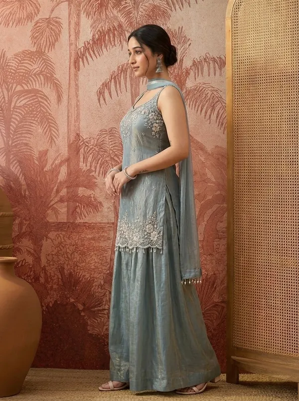 Women_Floral_Embroidered_Regular_Thread_Work_Kurta_With_Sharara_With_Dupatta