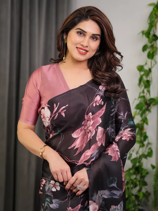 Black_Satin_Georgette_Floral_Printed_Saree_with_Attached_Blouse_–_Elegant_Soft-Flow_Designer_Saree_in_Mauve_Pink_Florals