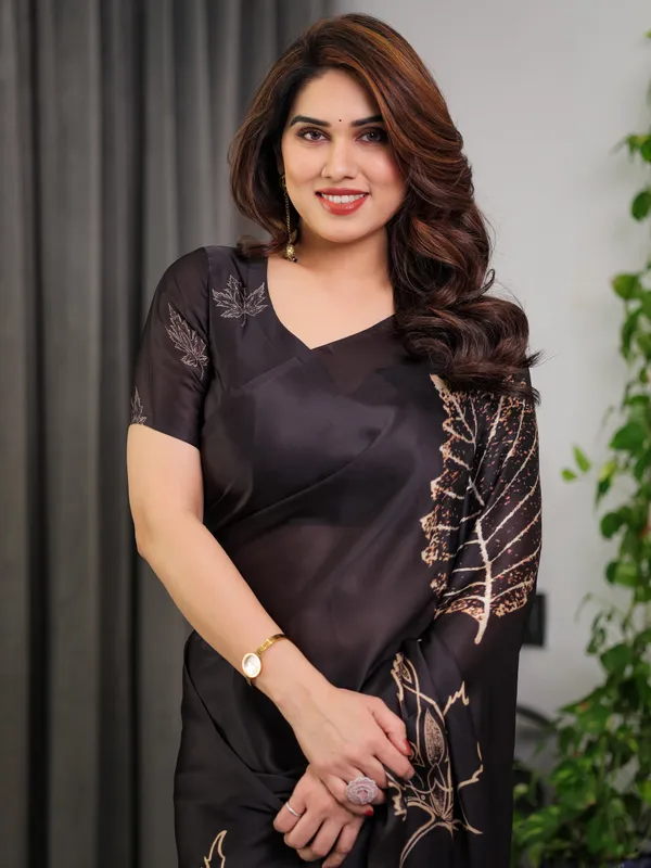Black_Satin_Georgette_Saree_with_Gold_Leaf_Outline_Print_&_Designer_Attached_Blouse_–_Elegant_Minimal_Botanical_Saree