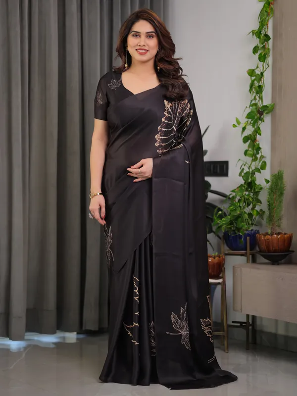 Black_Satin_Georgette_Saree_with_Gold_Leaf_Outline_Print_&_Designer_Attached_Blouse_–_Elegant_Minimal_Botanical_Saree