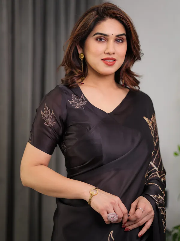 Black_Satin_Georgette_Saree_with_Gold_Leaf_Outline_Print_&_Designer_Attached_Blouse_–_Elegant_Minimal_Botanical_Saree
