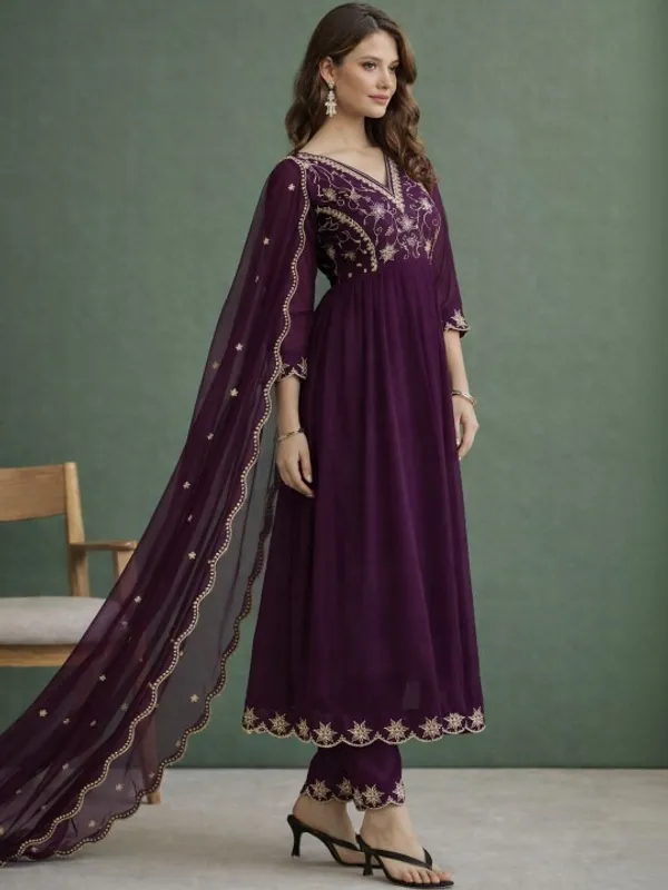 Women_Ethnic_Motifs_Embroidered_Regular_Sequinned_Kurta_With_Trousers_And_Dupatta