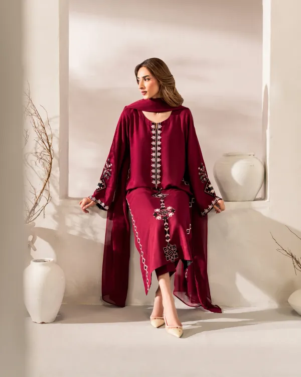 Women_Ethnic_Motifs_Embroidered_Regular_Thread_Work_Chanderi_Silk_Kurta_With_Trousers_With_Dupatta