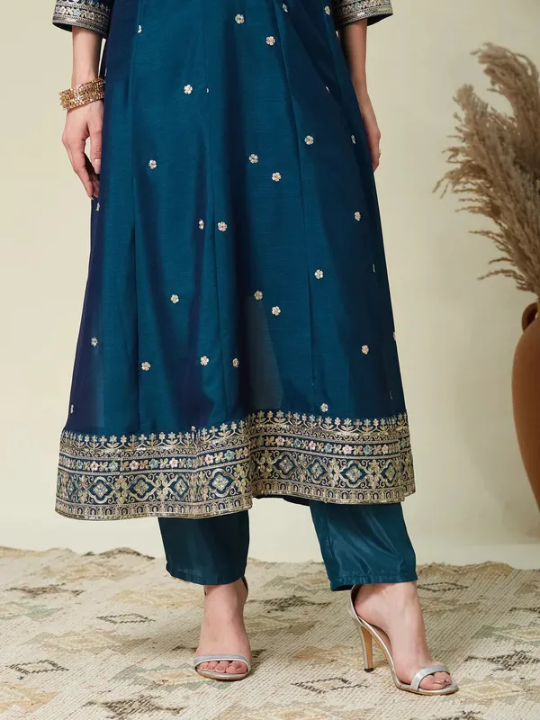Violet,_green_and_gold-toned_embroidered_kurta_with_trousers_and_dupatta