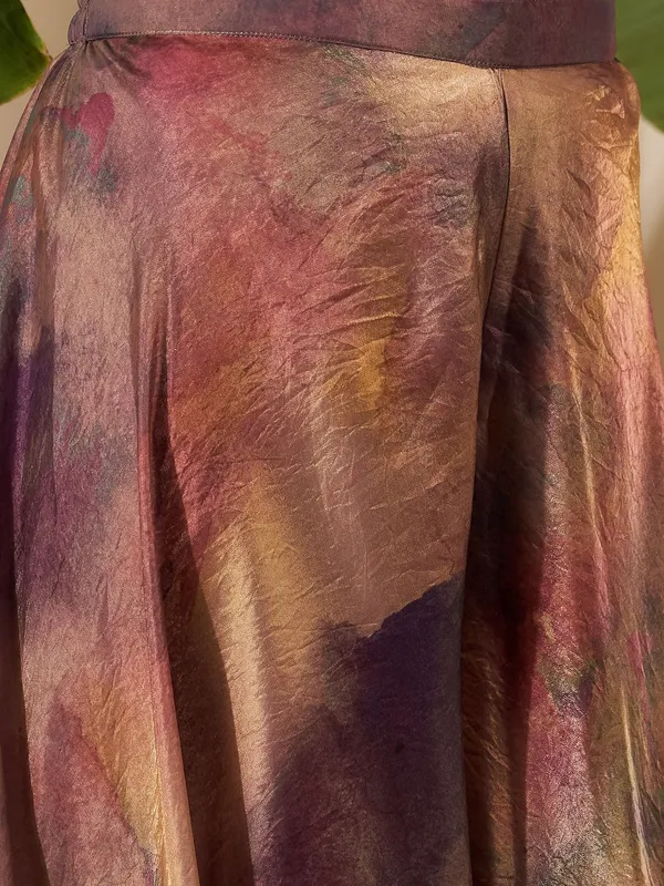 Women_Crushed_Oraganza_Silk_Embroidered_Kurta_Set_with_Dupatta