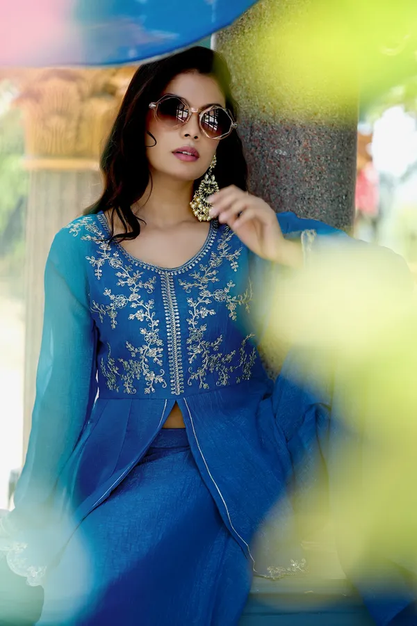 Women_Ethnic_Motifs_Embroidered_Empire_Sequinned_Pure_Silk_Kurta_with_Palazzos_&_With_Dupatta