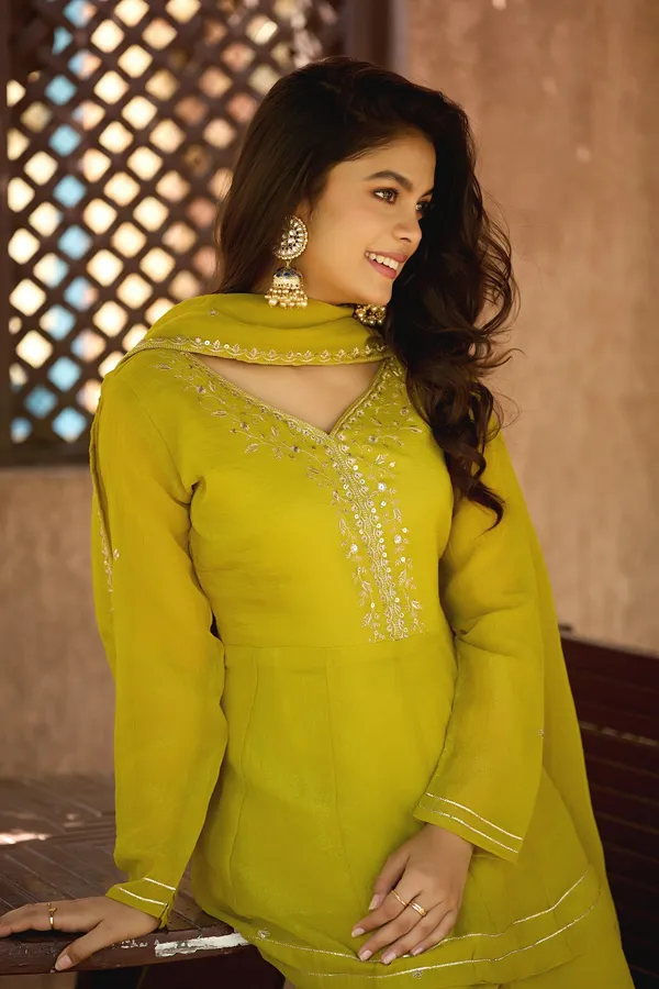 Women_Ethnic_Motifs_Embroidered_Empire_Sequinned_Pure_Silk_Kurta_with_Palazzos_&_With_Dupatta