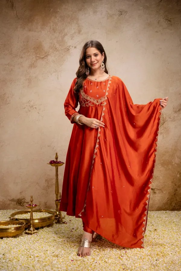 Women_Ethnic_Motifs_Embroidered_Empire_Thread_Work_Kurta_with_Trousers_&_With_Dupatta