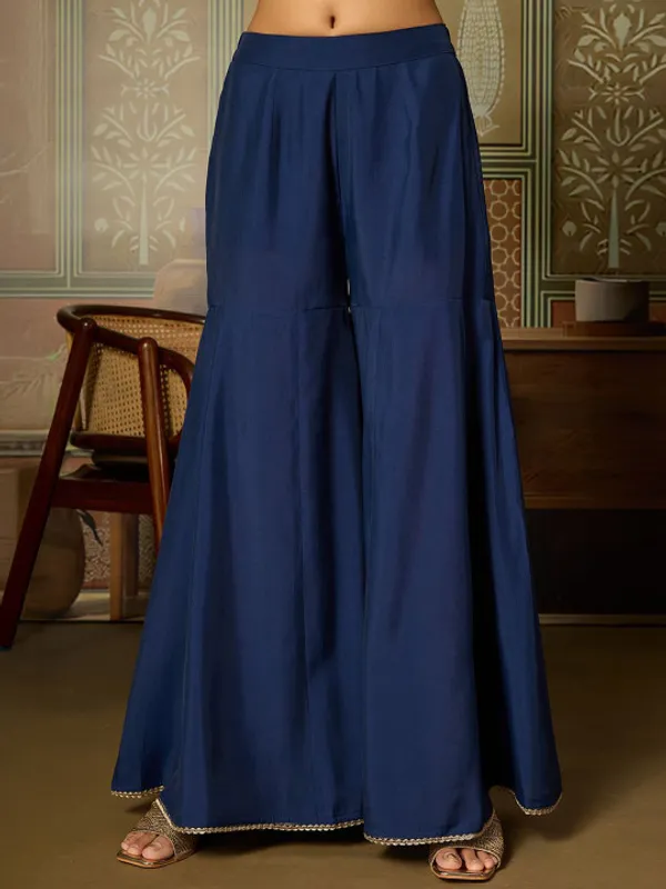Women_Ethnic_Motifs_Embroidered_Kurta_&_Palazzo_With_Scalloped_Dupatta