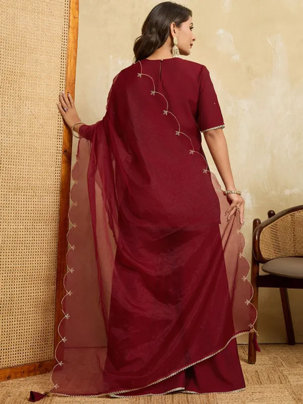 Women_Ethnic_Motifs_Embroidered_Kurta_&_Palazzo_With_Scalloped_Dupatta