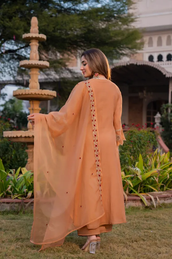Women_Ethnic_Motifs_Embroidered_Regular_Thread_Work_Chanderi_Silk_Kurta_with_Trousers_&_With