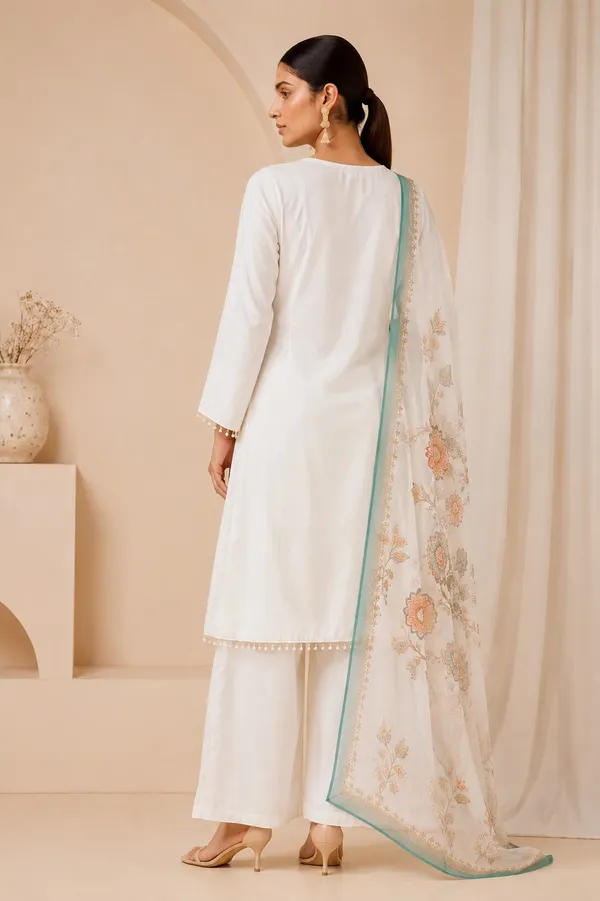 Women_Ethnic_Motifs_Embroidered_Regular_Thread_Work_Kurta_with_Palazzos_&_With_Dupatta