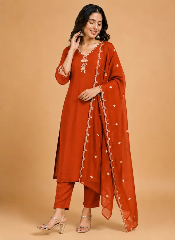 Women_Ethnic_Motifs_Embroidered_Regular_Thread_Work_Kurta_with_Trousers_&_With_Dupatta