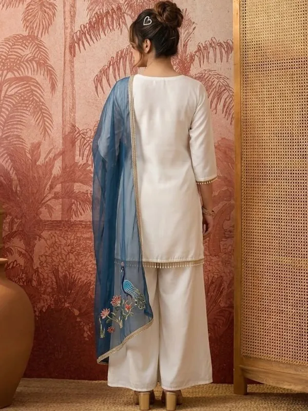 Women_Ethnic_Motifs_Embroidered_Regular_Thread_Work_Silk_Crepe_Kurta_with_Patiala_&_With_Dupatta