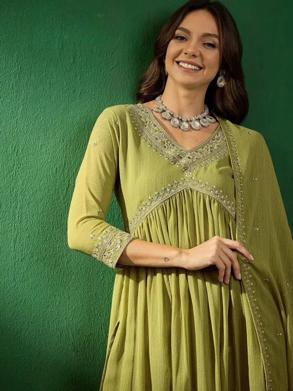 Alia_Cut_Embroidered_V-Neck_Kurta_With_Trousers_&_Dupatta
