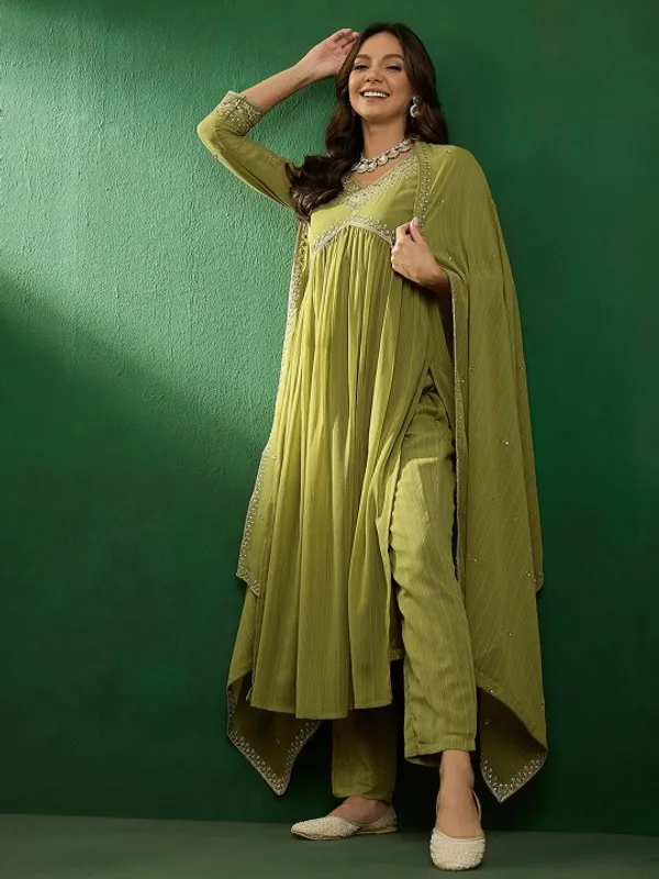 Alia_Cut_Embroidered_V-Neck_Kurta_With_Trousers_&_Dupatta
