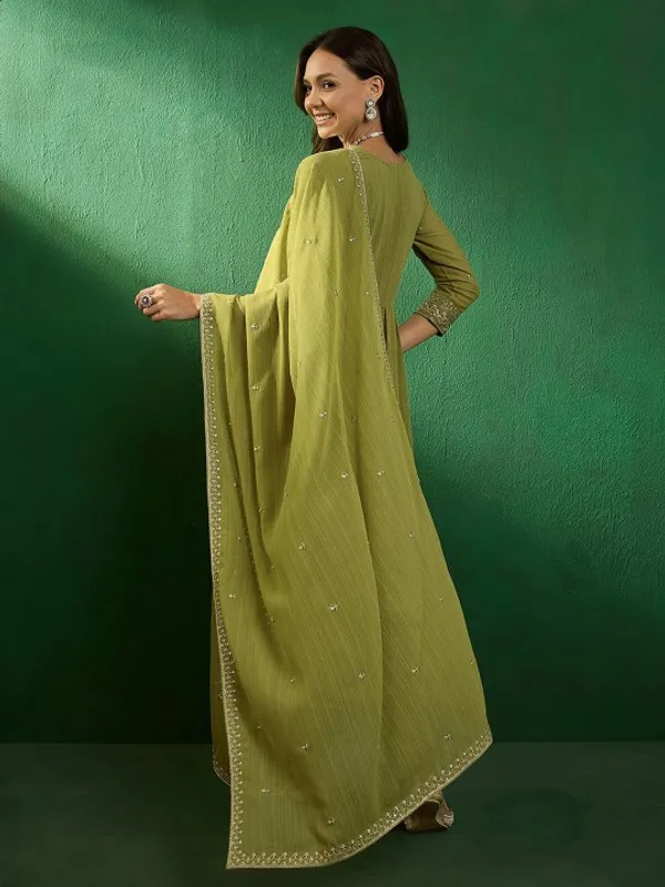 Alia_Cut_Embroidered_V-Neck_Kurta_With_Trousers_&_Dupatta