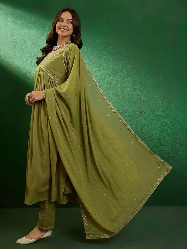 Alia_Cut_Embroidered_V-Neck_Kurta_With_Trousers_&_Dupatta