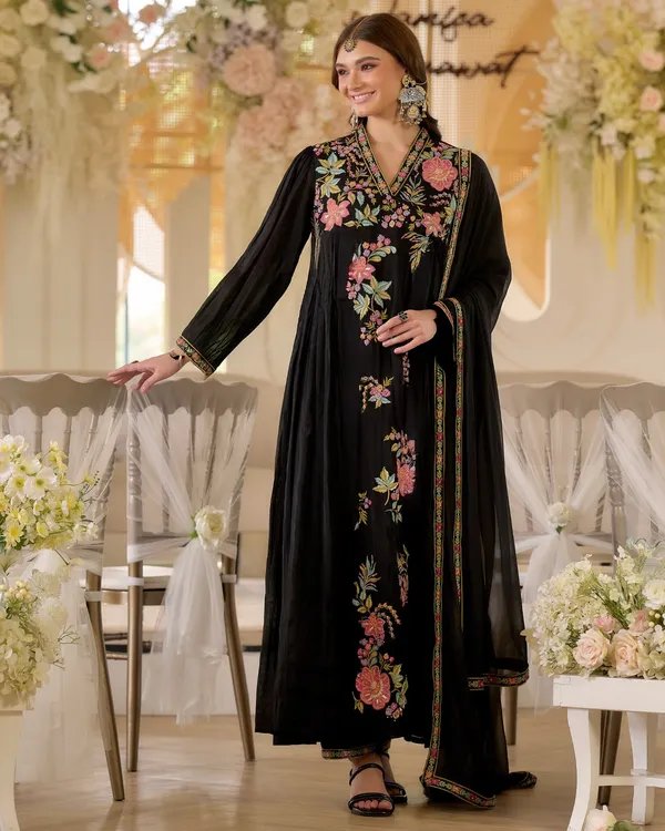 Black_Georgette_Embroidered_Thread_Work_Kurta_Palazzo_Set_For_Women