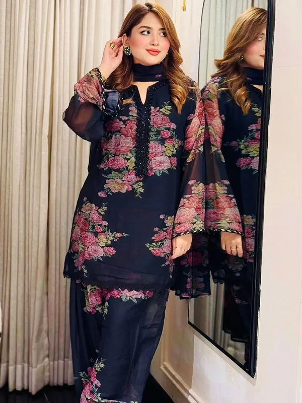 Women_Floral_Printed_Regular_Kurta_with_Patiala_&_With_Dupatta