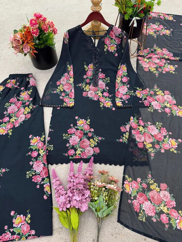 Women_Floral_Printed_Regular_Kurta_with_Patiala_&_With_Dupatta