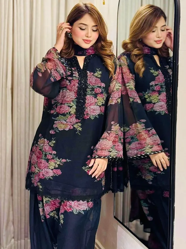 Women_Floral_Printed_Regular_Kurta_with_Patiala_&_With_Dupatta